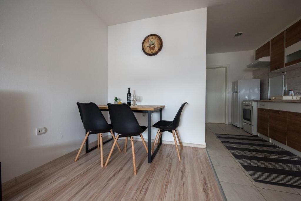 Apartman Luca ลิฟโน ภายนอก รูปภาพ