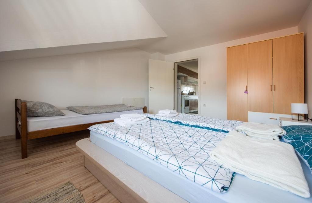 Apartman Luca ลิฟโน ภายนอก รูปภาพ
