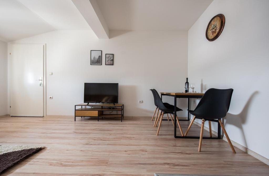 Apartman Luca ลิฟโน ภายนอก รูปภาพ